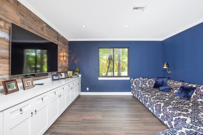 Building Photo - 2905 Polo Island Dr