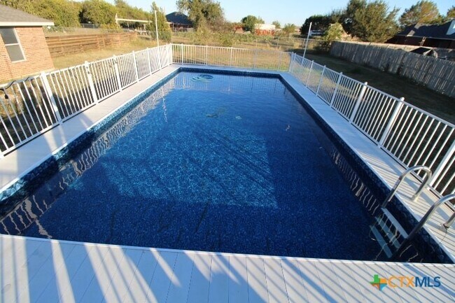 Building Photo - 775 Cactus Ln