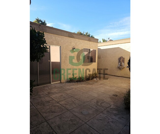 Building Photo - 3557 Claremont Ave