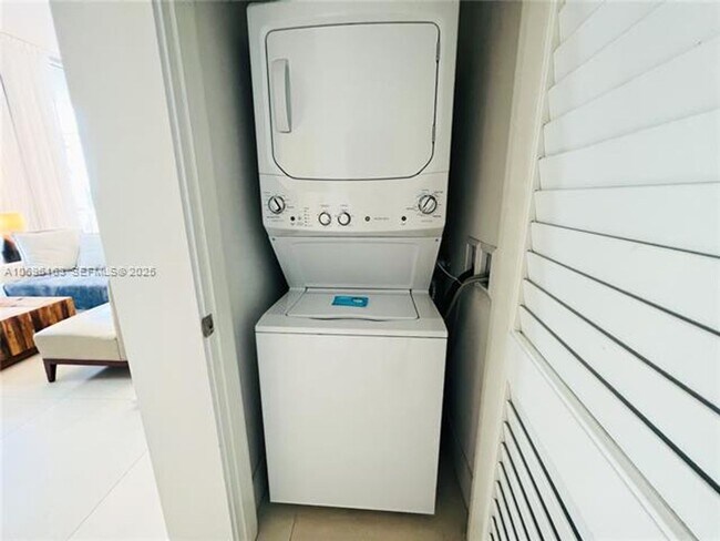 Building Photo - 4111 S Ocean Dr