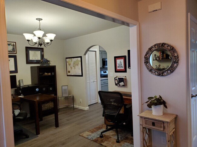 Building Photo - ***PENDING APPLICATION***Beautiful 3 Bedroom Home with Massive Garage and Bonus Room