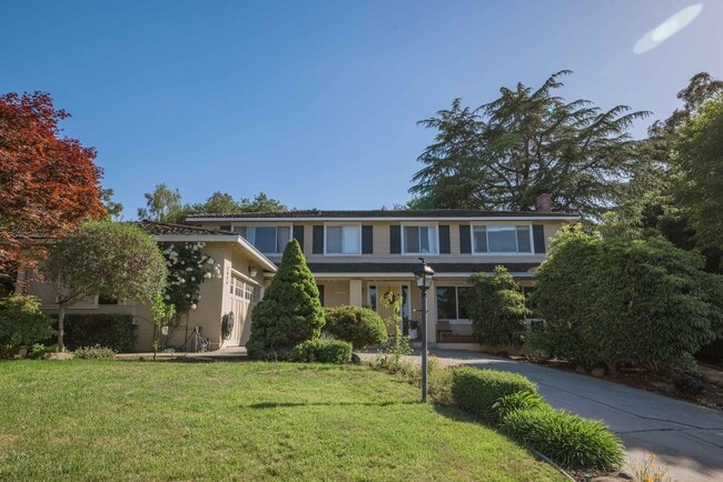 Building Photo - Fabulous spacious home, Great Highlands cul de sac, easy commute, exceptional Cupertino Schools!