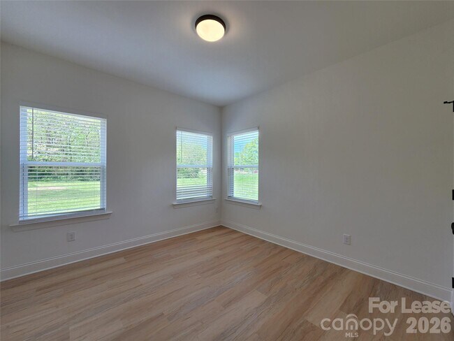 Building Photo - 1021 Jerome St