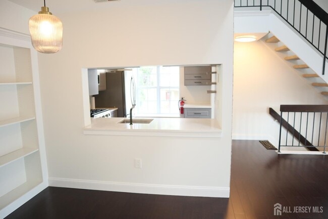 Building Photo - 1306 Commons at Kingswood Dr