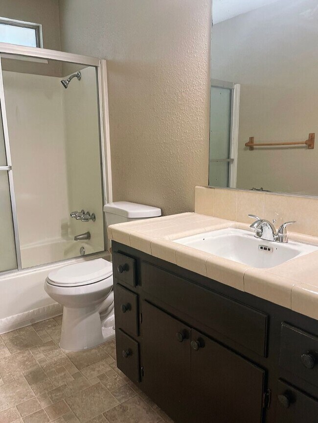 Building Photo - 1309 Sylvan Meadows Dr