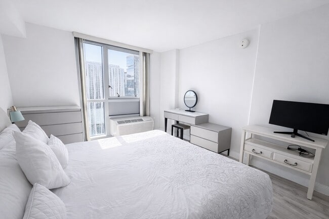 Building Photo - 988 Halekauwila St