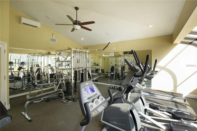 Building Photo - Dr Phillips 2 bedroom 2 bath with 1 car ga...