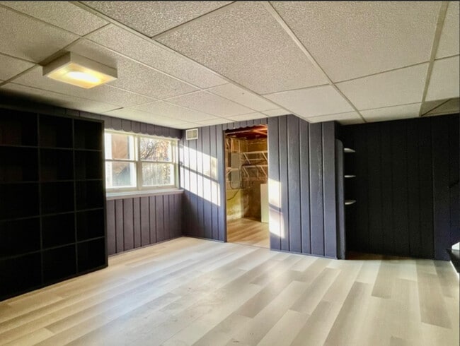 Building Photo - 3701 W North Shore Ave