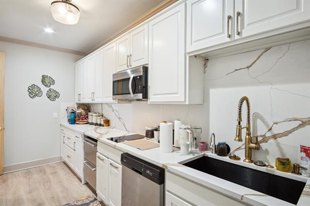 Building Photo - 3700 Watercrest Dr