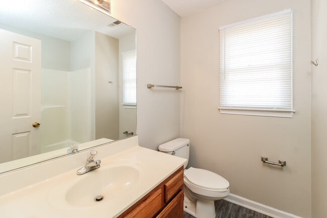 Building Photo - 801 Fox Run Dr