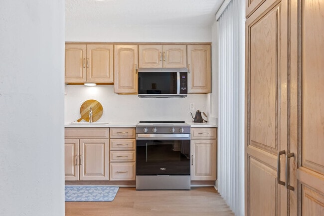 Building Photo - 2101 S Atlantic Ave