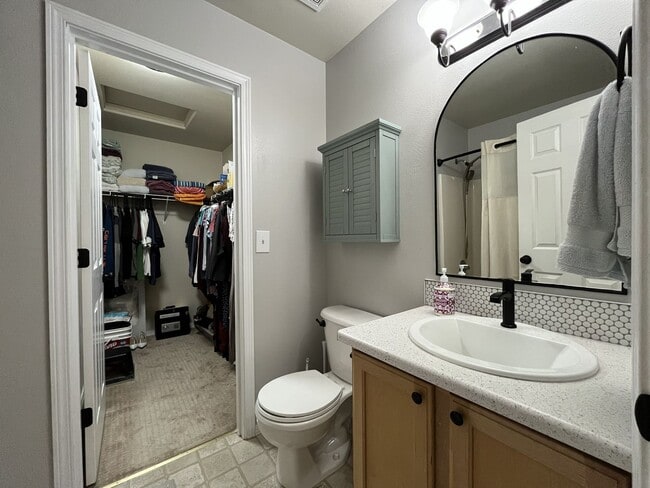 Building Photo - Modern 2 Bedroom + Bonus Room Townhome Near Nike with Dual En Suites, Balcony & Attached Garage