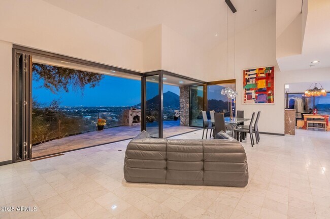Building Photo - 7044 N Hillside Dr