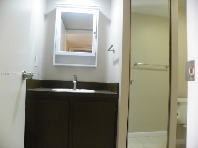 Building Photo - 4083 Forest Hill Dr