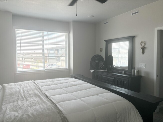 Building Photo - 23600 E 41st Ave