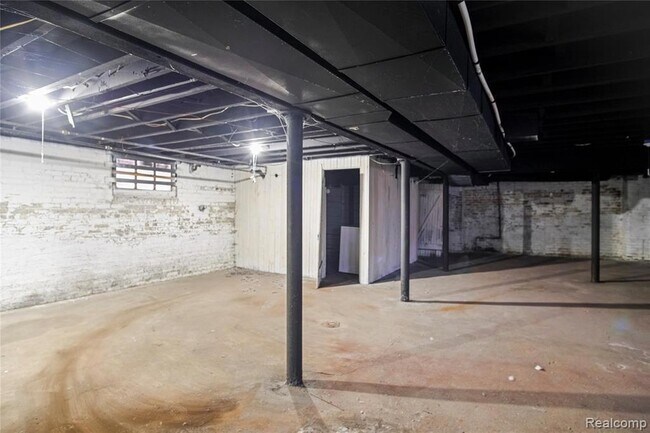 Building Photo - 1484 Virginia Park St