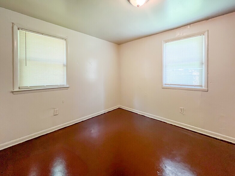 Building Photo - 1811 Owens Ct