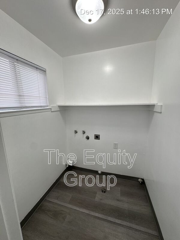 Building Photo - 2726 S Sallee Ct