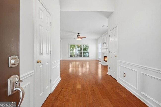 Building Photo - 513 Stepney Ct SE