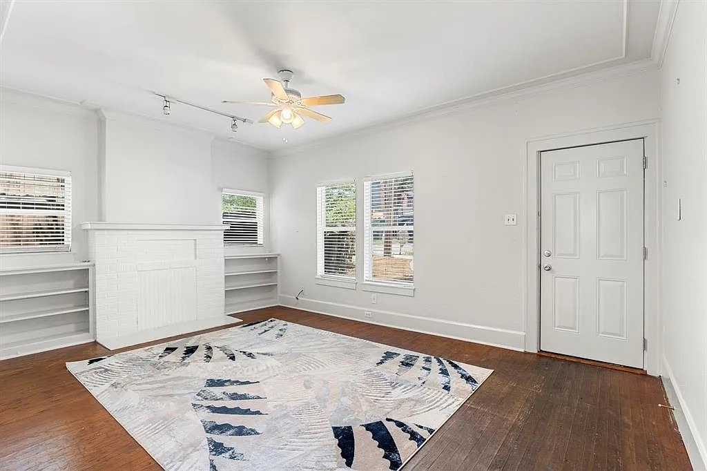 Building Photo - 2802 Salado St