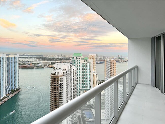 Primary Photo - 495 Brickell Ave