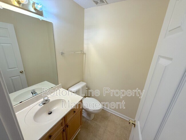 Building Photo - 9419 Elizabeth Townes Ln