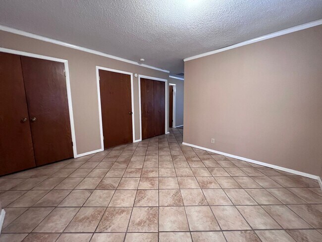 Building Photo - 5629 S Harvard Ct