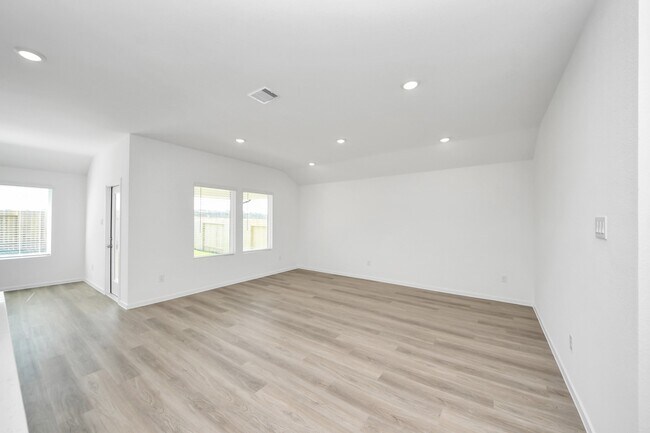 Building Photo - 40630 Balsam Run Ln