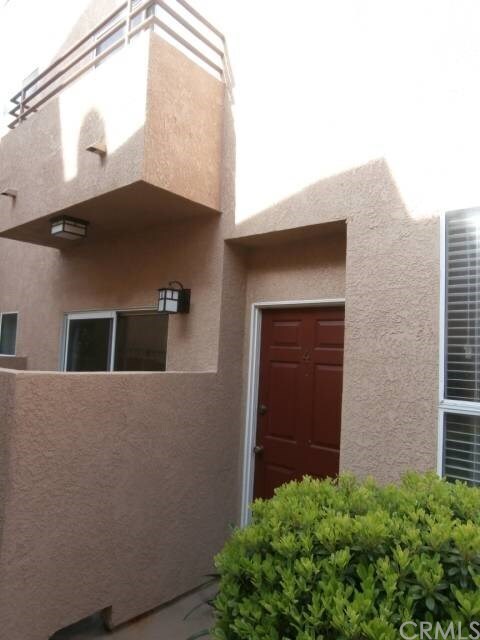 Building Photo - 11524 Moorpark St