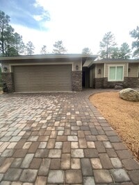 Building Photo - 826 Hemlock Ave