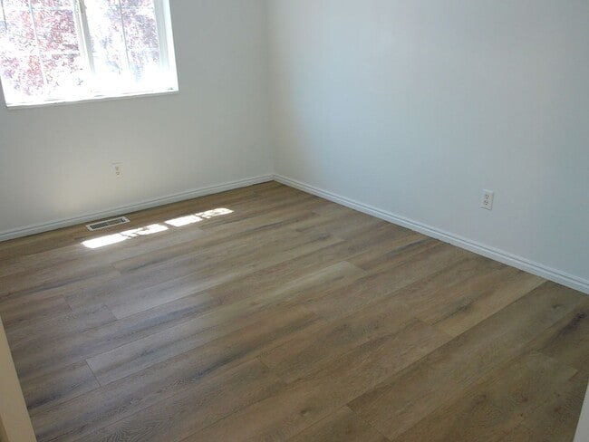 Building Photo - 119 Penhurst Pl