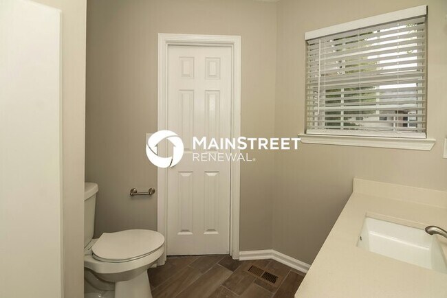 Building Photo - 3 Bedroom Pet-Friendly Home in Hampton, GA with Main Street Renewal