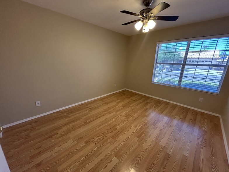 Building Photo - 7709 W Wahalla Ln