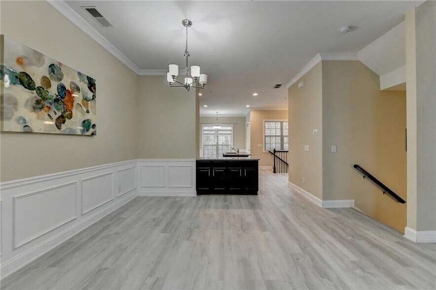 Building Photo - 2405 Tenor Ln