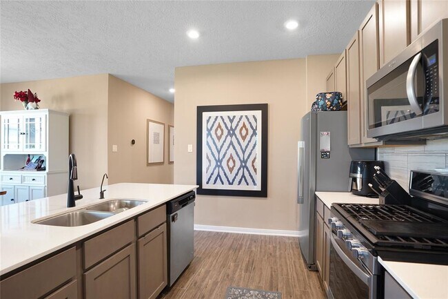 Building Photo - 2210 Thunderbolt Peak Dr