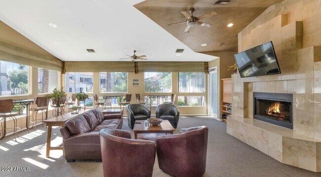 Building Photo - 11375 E Sahuaro Dr