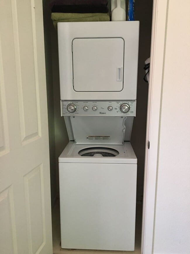 Building Photo - Adorable 2 bed/2 bath home in Southwest Longmont!