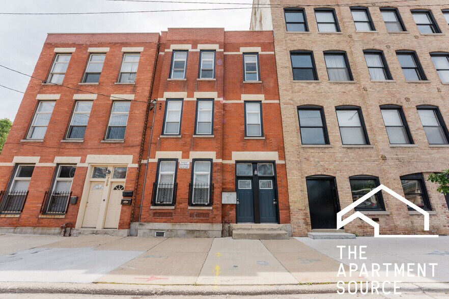 Building Photo - 731 W Ohio St