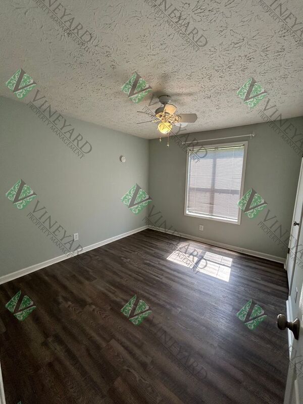 Building Photo - 351 Knollwood Lane