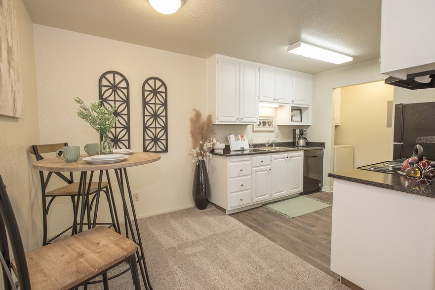 Building Photo - Zinfandel Village Apartments