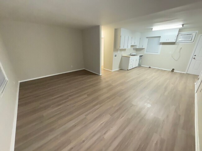 Building Photo - 2bed/1ba Apt off S Main Kannapolis close to Downtown Kannapolis & Hwy 73