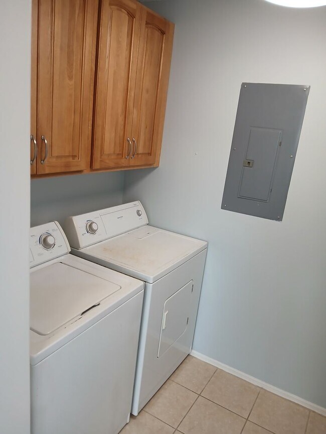 Building Photo - Charming Coastal Rental at Bald Point FL