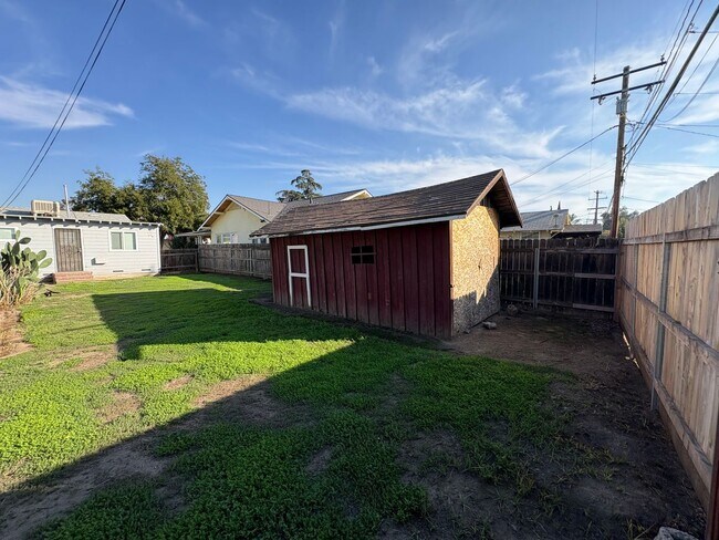 Building Photo - Cozy Home On Spacious Lot Available Now!