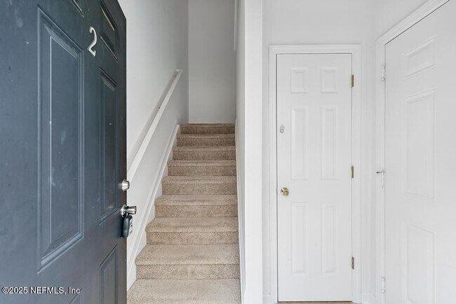 Building Photo - 7202 Deerfoot Cir