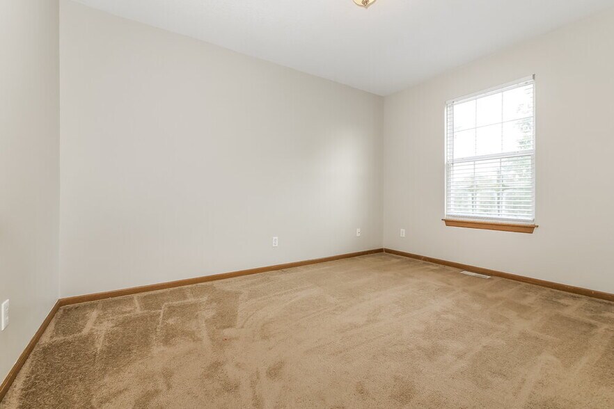 Building Photo - 3026 SW Shadow Brook Dr