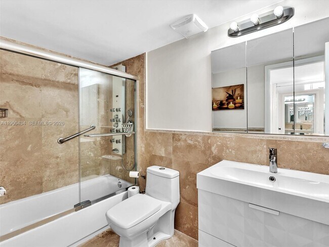 Building Photo - 3140 S Ocean Dr