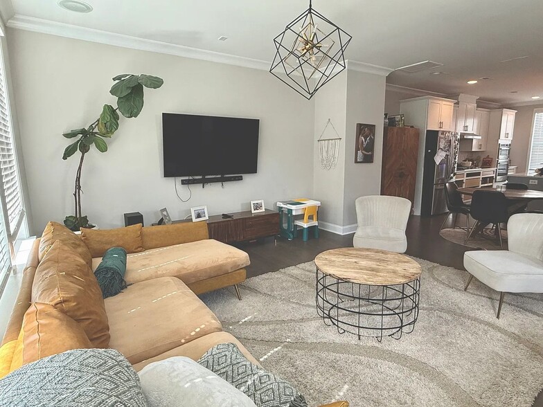 Building Photo - 407 Grey Reagan Trail