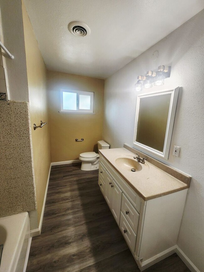 Building Photo - 5274 Heritage Dr