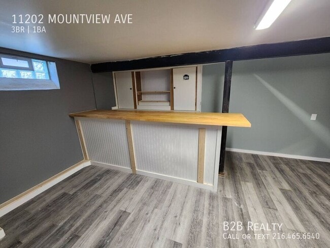 Building Photo - 11202 Mountview Ave