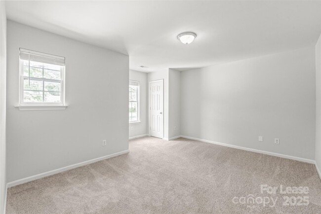 Building Photo - 8818 Sharonbrook Dr